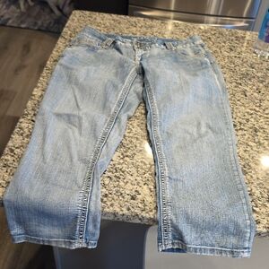 Maurices Women's Denim Jeans in Light Blue Capris